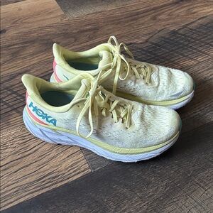 HOKA Women’s Clifton 8 Running Shoe Size 10B Color Yellow Pear / Sweet Corn